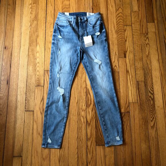 Cosmic Blue Love NWT Women's Distressed Skinny Jean Color Montana Size 25 - Picture 1 of 11